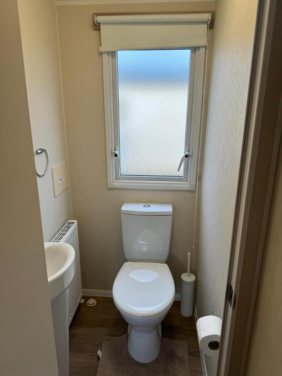 Apartment Modern & Blissful Park In Dovercourt, Essex, *