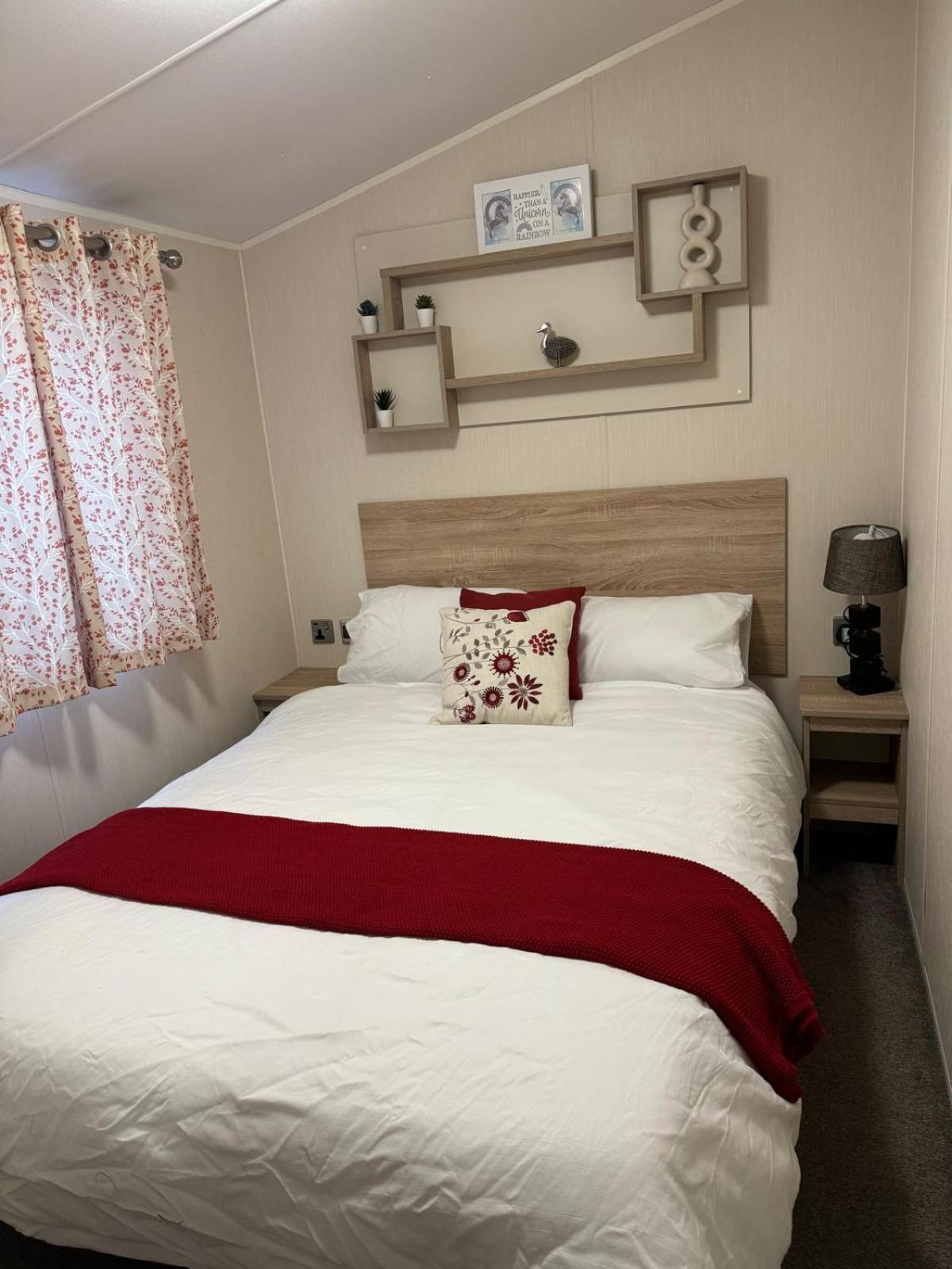 Modern & Blissful Park In Dovercourt, Essex, Apartment *