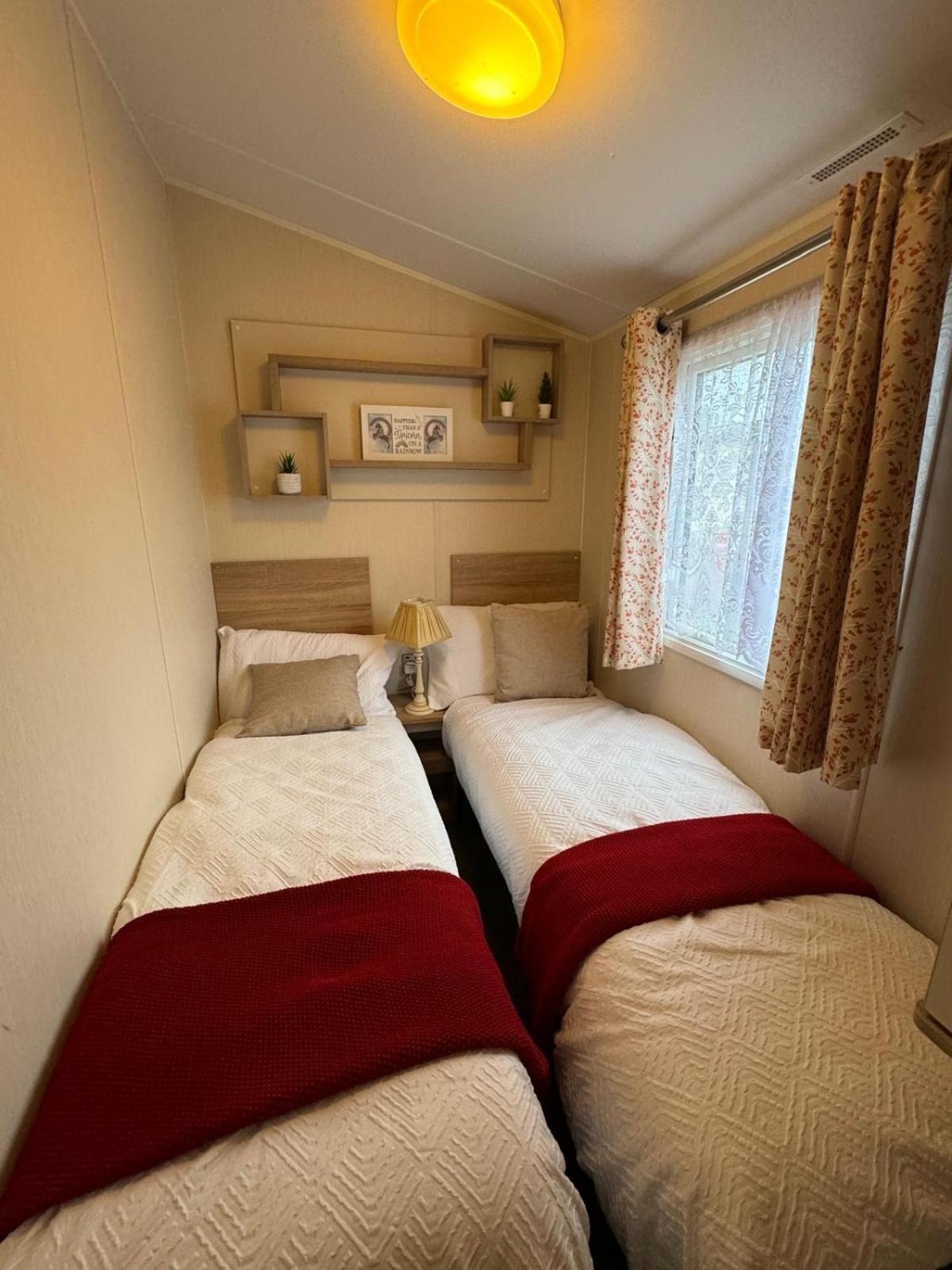 Modern & Blissful Park In Dovercourt, Essex, * Parkeston