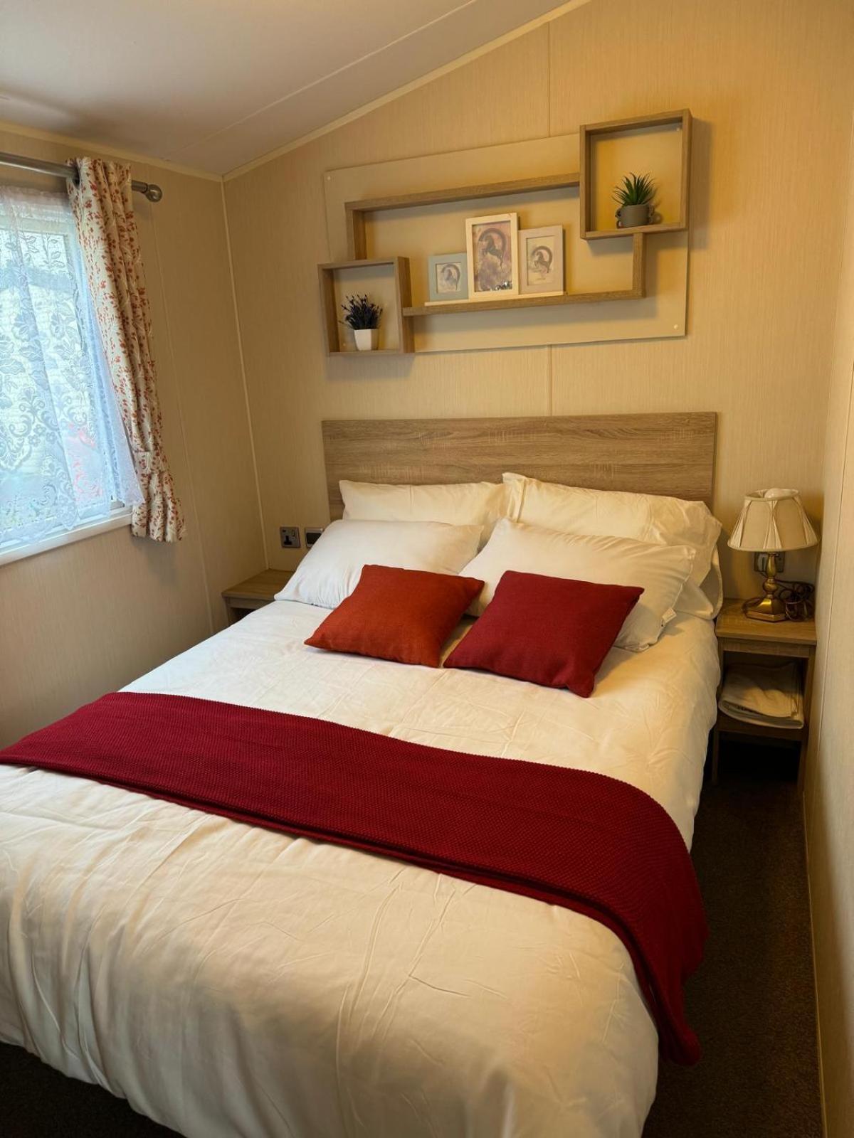 Apartment Modern & Blissful Park In Dovercourt, Essex, Parkeston