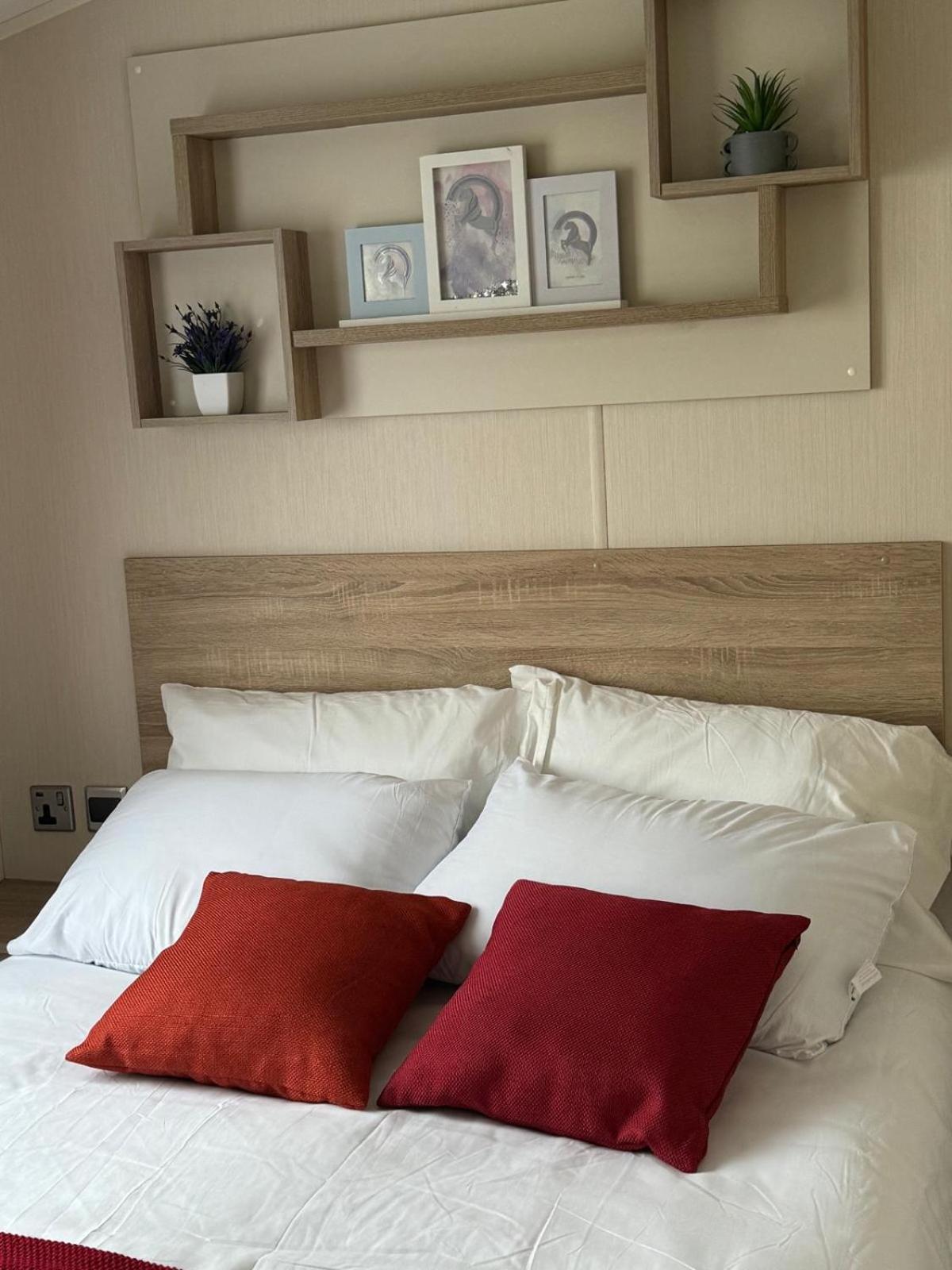Apartment Modern & Blissful Park In Dovercourt, Essex, *