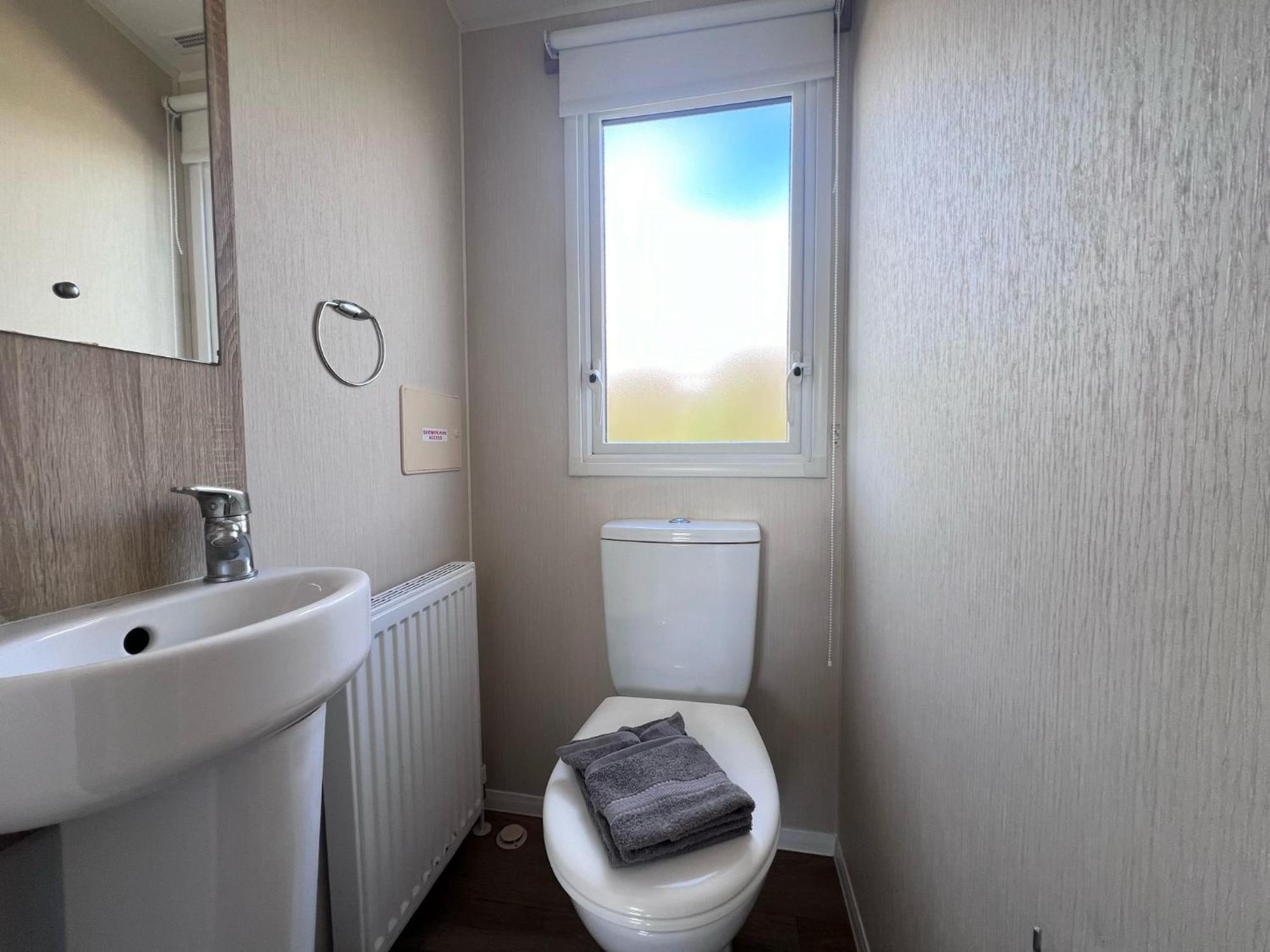 Modern & Blissful Park In Dovercourt, Essex, Apartment *